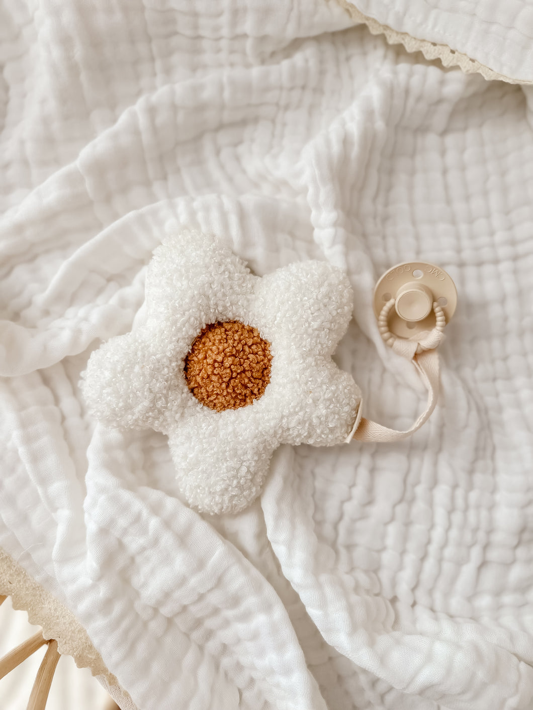 Boucle dummy saver daisy | white