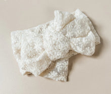 Little & Fern daisy lace topknot